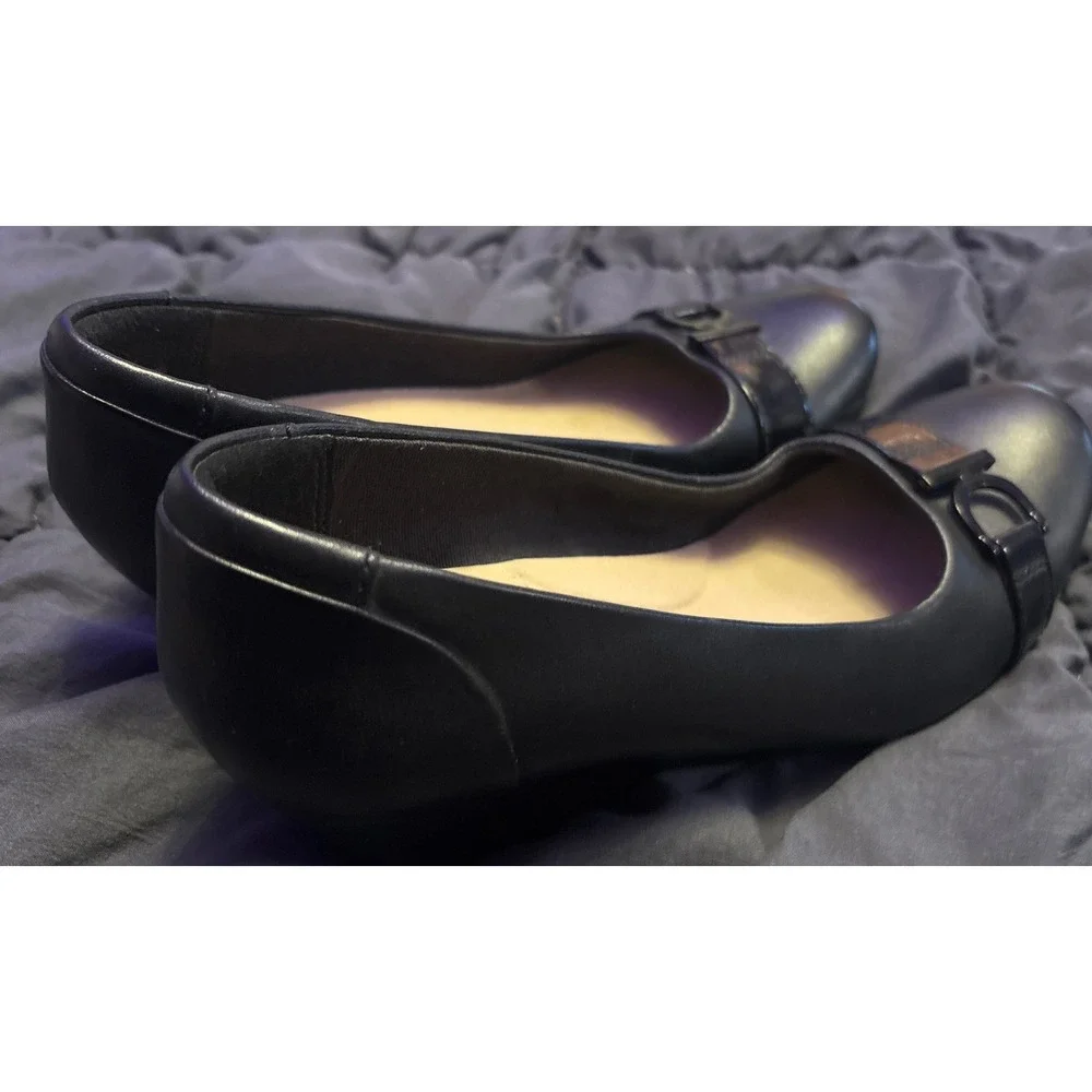 Clarks Collection Women's Black Leather Wedge Pumps Buckle Detail Size 7
